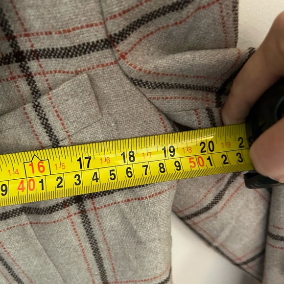 French wool blazer fits like a ladies 8 - Picture 3 of 12